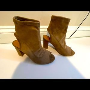 Quipid Women heel, size 8